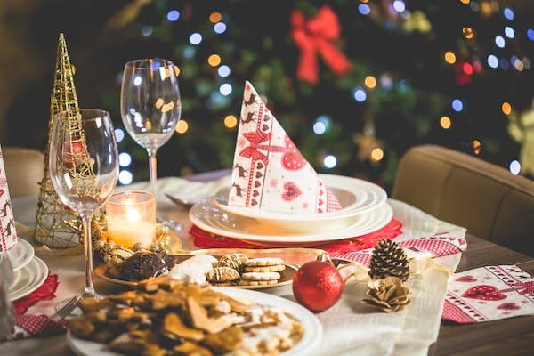 ImgCom Cena de Navidad en Comedor para Reunión Familiar - pexels-photo-196648